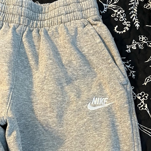 Nike Kids Heather Gray Joggers - Picture 4 of 5